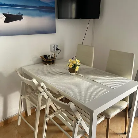 En Apartment *